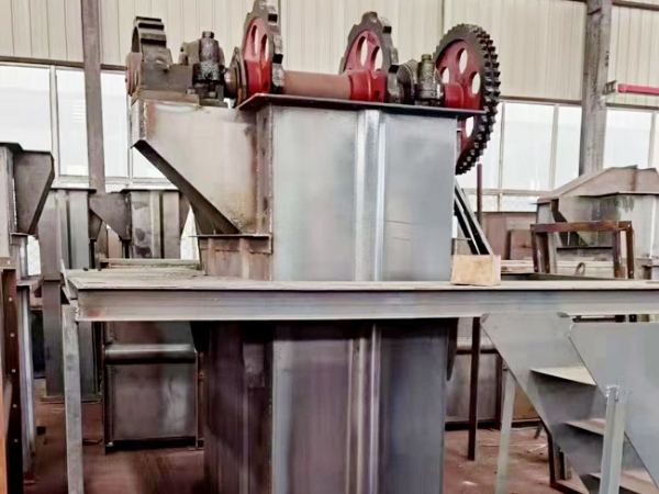 板鏈斗提機